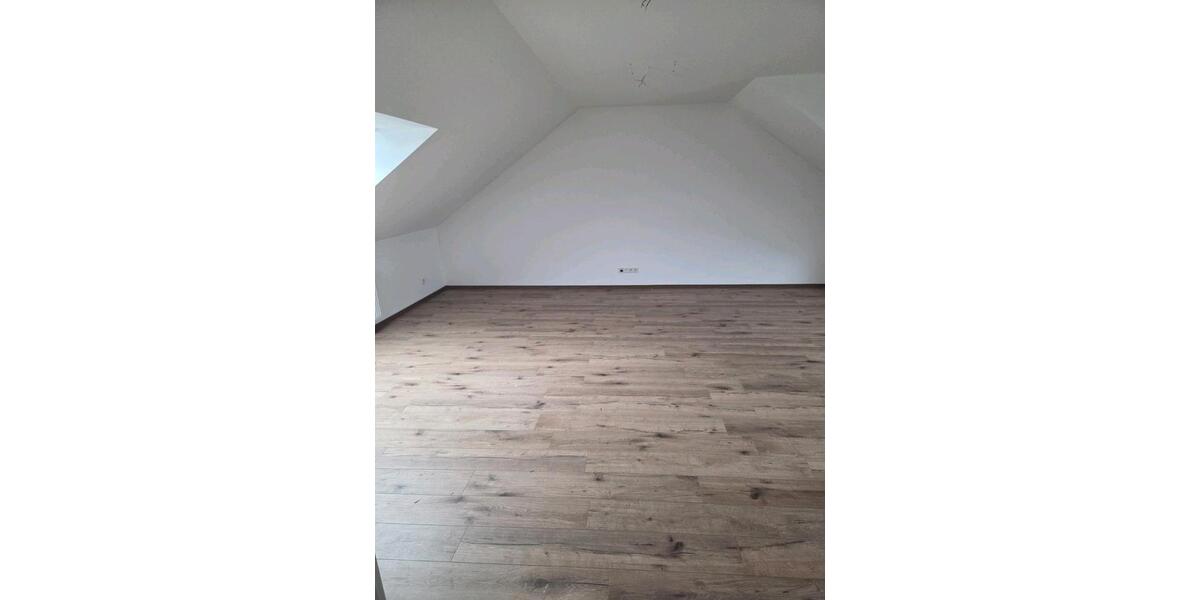 Dachgeschoßwohnung Bückeburg - 3 Zimmer, 66 m&sup2;, 900&euro; | Angebot:26486263