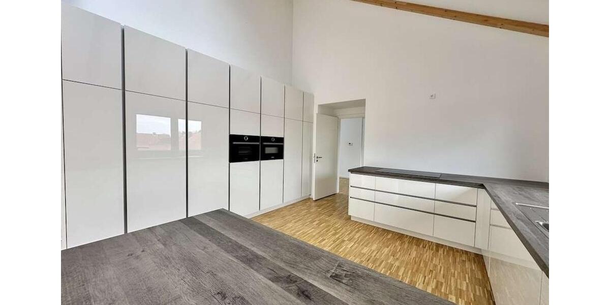 Exklusives Highlight im Herzen von Neustadt: City-Penthouse mit Tiefgarage und Traum-Aussicht 3 zimmer