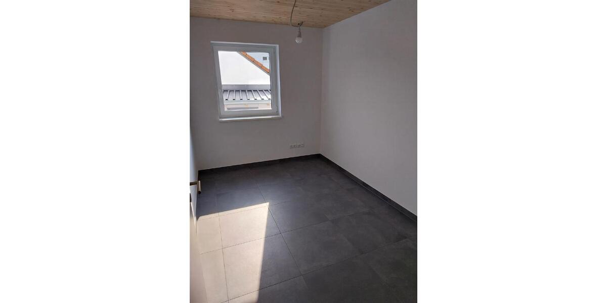 Etagenwohnung Geisenhausen - 5 Zimmer, 118 m&sup2;, 1.650&euro; | Angebot:25755391