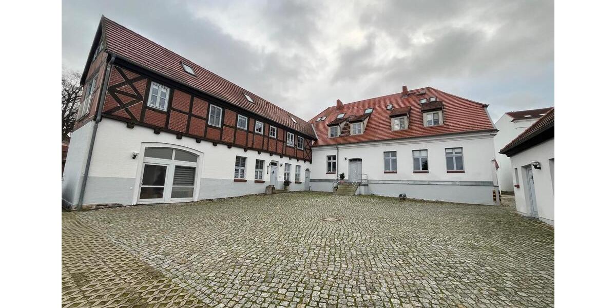 Erdgeschoßwohnung Neustrelitz - 1 Zimmer, 37 m&sup2;, 275&euro; | Angebot:25127511