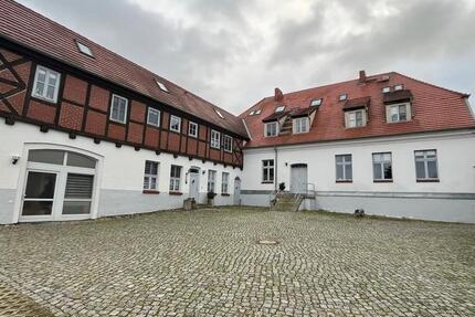 Wohnung Neustrelitz - 1 Zimmer, 37 m&sup2;, 275&euro; | Angebot:25127511