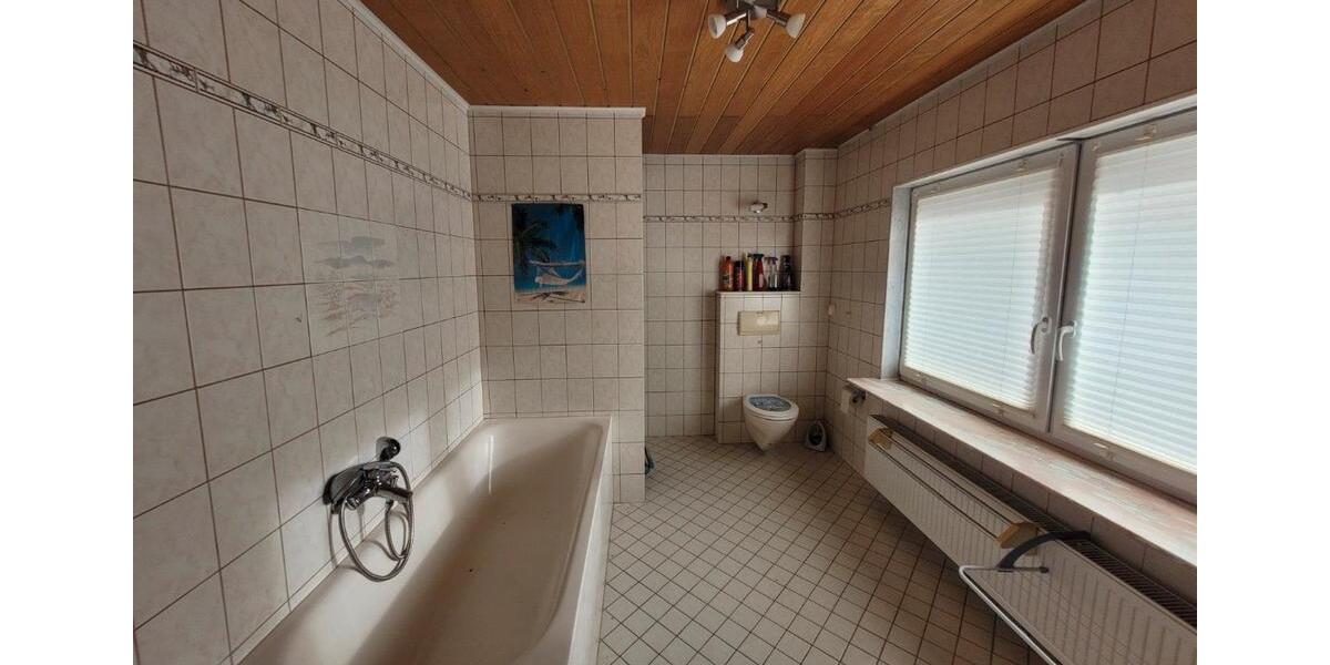 Bauernhaus, Landhaus Bad Hersfeld - 6 Zimmer, 194 m&sup2;, 1.060&euro; | Angebot:26486213