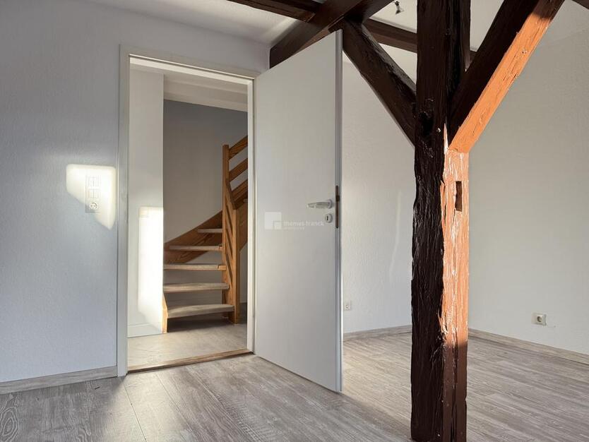 Schönes Wohnen in der City - geräumige 2,5 Zimmer + Galerie mit Ausblick über die Dächer der Stadt zimmer