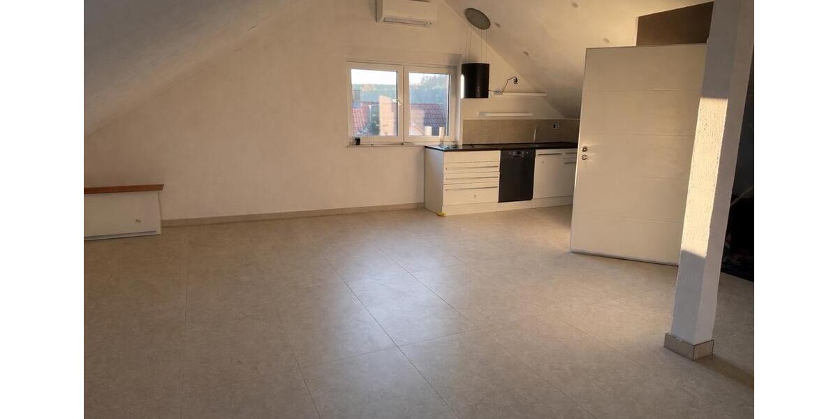 Dachgeschoßwohnung Bad Friedrichshall - 3 Zimmer, 80 m&sup2;, 1.080&euro; | Angebot:26012948