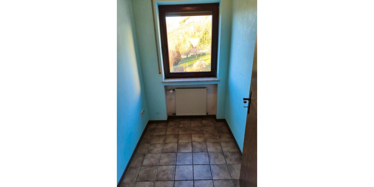 Dachgeschoßwohnung Irsch - 3 Zimmer, 88 m&sup2;, 650&euro; | Angebot:26284159
