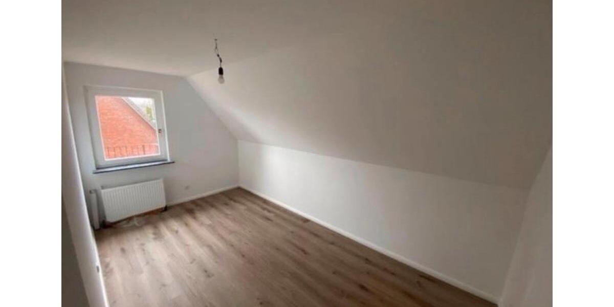 Etagenwohnung Ahrensburg - 3 Zimmer, 96 m&sup2;, 1.450&euro; | Angebot:26566626