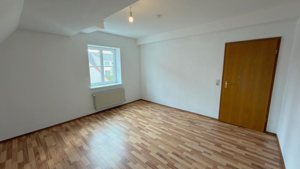Dachgeschoßwohnung Volkmarsen - 4 Zimmer, 103 m&sup2;, 650&euro; | Angebot:26221973