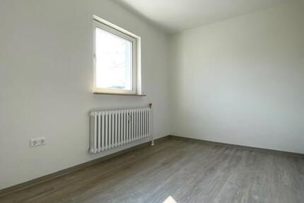 Frisch renovierte 4-Zimmer Wohnung - barrierearm hergerichtet 4 zimmer