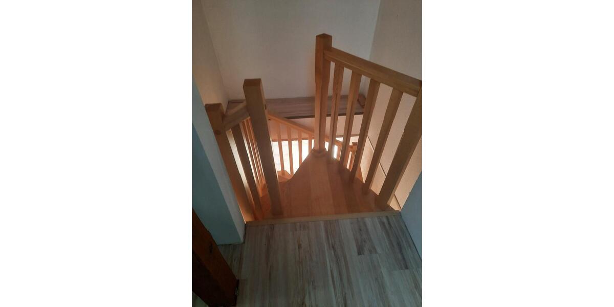 Dachgeschoßwohnung Eisenach - 4 Zimmer, 125 m&sup2;, 738&euro; | Angebot:25992448