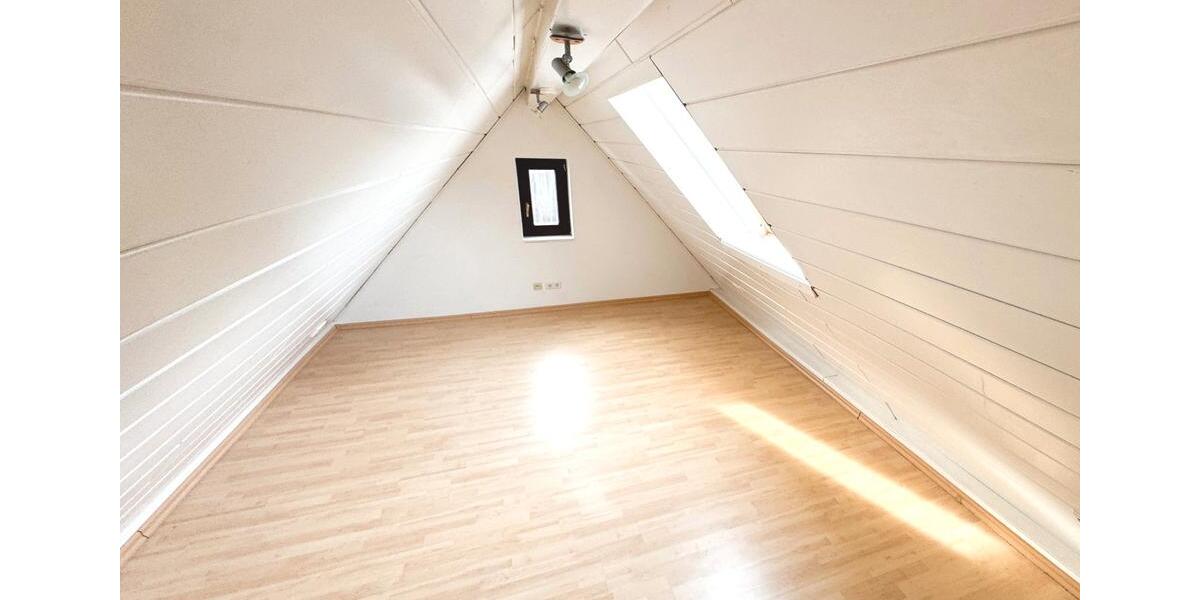 Etagenwohnung Ettlingen - 3 Zimmer, 120 m&sup2;, 1.100&euro; | Angebot:26646986