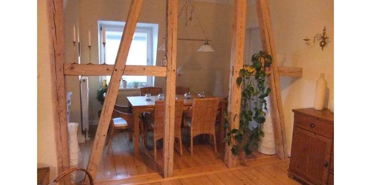Dachgeschoßwohnung Weimar - 2 Zimmer, 100 m&sup2;, 880&euro; | Angebot:26562718