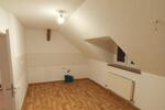 In ruhiger Lage, DG-Wohnung mit Ausblick ins Grüne zu vermieten zimmer