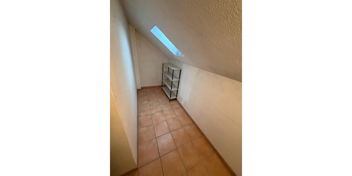 Etagenwohnung Duisburg Rheinhausen - 3 Zimmer, 93 m&sup2;, 1.350&euro; | Angebot:26443228