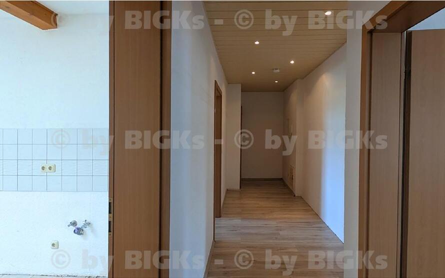 BIGKs - Suhl Mitte: 3-Zimmer Wohnung,sep.Küche&Bad mit Wanne u.Dusche (-;) 3 zimmer