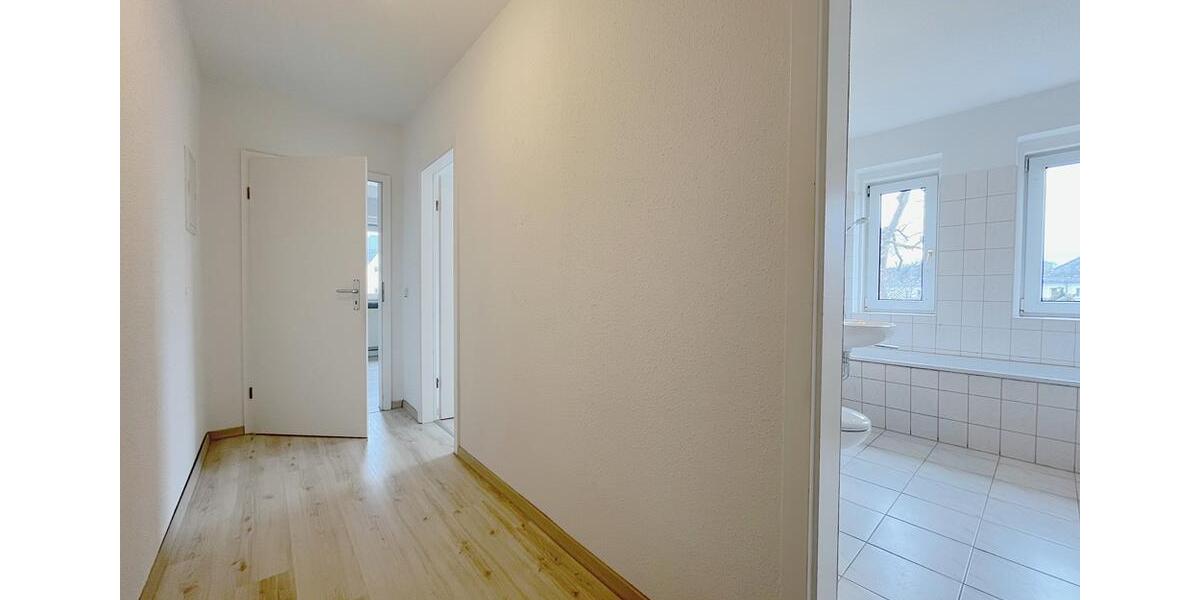 Etagenwohnung Glauchau - 2 Zimmer, 45 m&sup2;, 290&euro; | Angebot:26001488