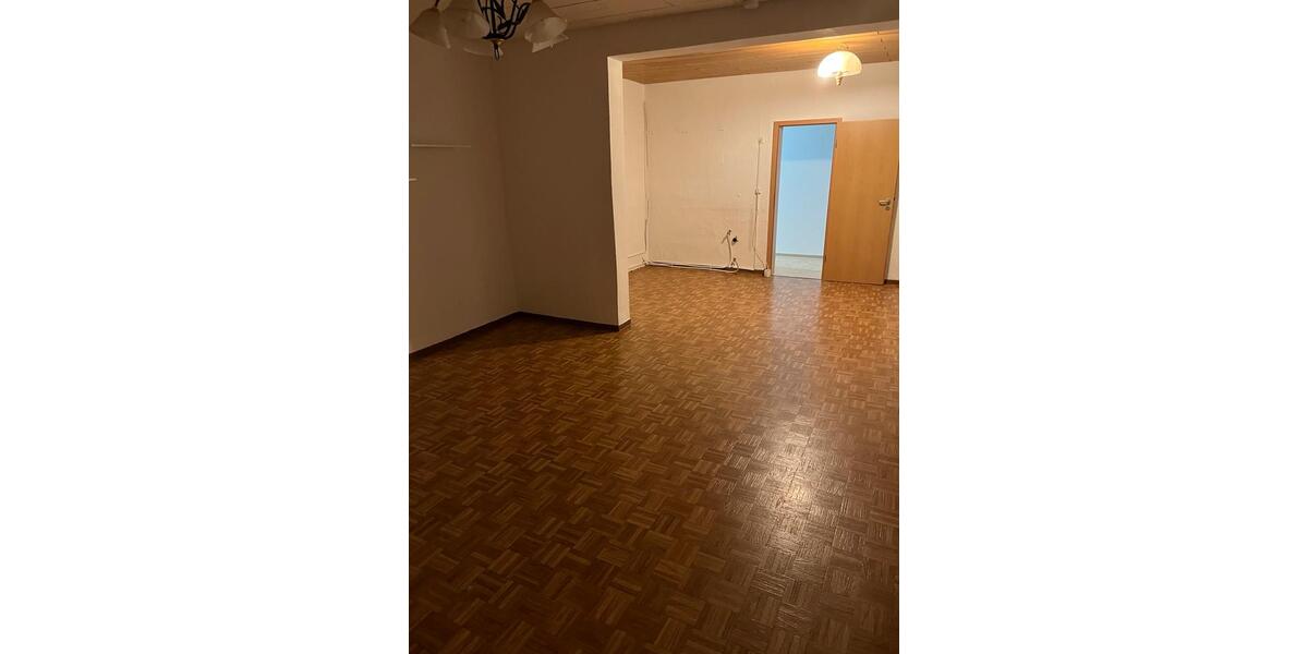 Etagenwohnung Volkmarsen - 4 Zimmer, 85 m&sup2;, 560&euro; | Angebot:25873648