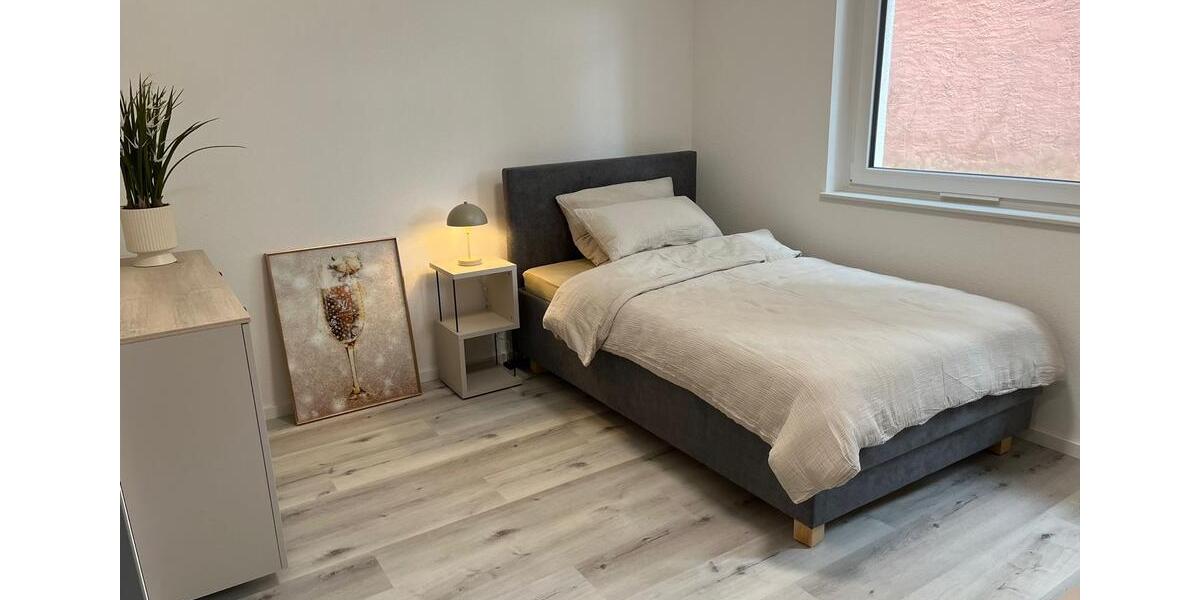 Erdgeschoßwohnung Rheinhausen - 1 Zimmer, 25 m&sup2;, 1.000&euro; | Angebot:26023514