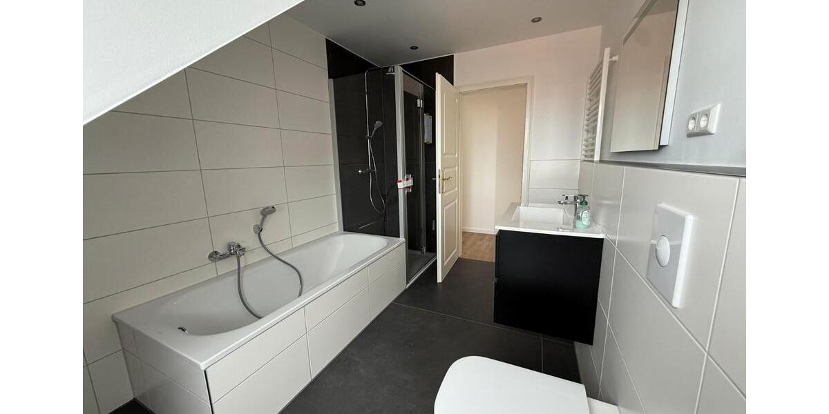 Dachgeschoßwohnung Salzgitter Ortschaft Südost - 3 Zimmer, 84 m&sup2;, 950&euro; | Angebot:26693480
