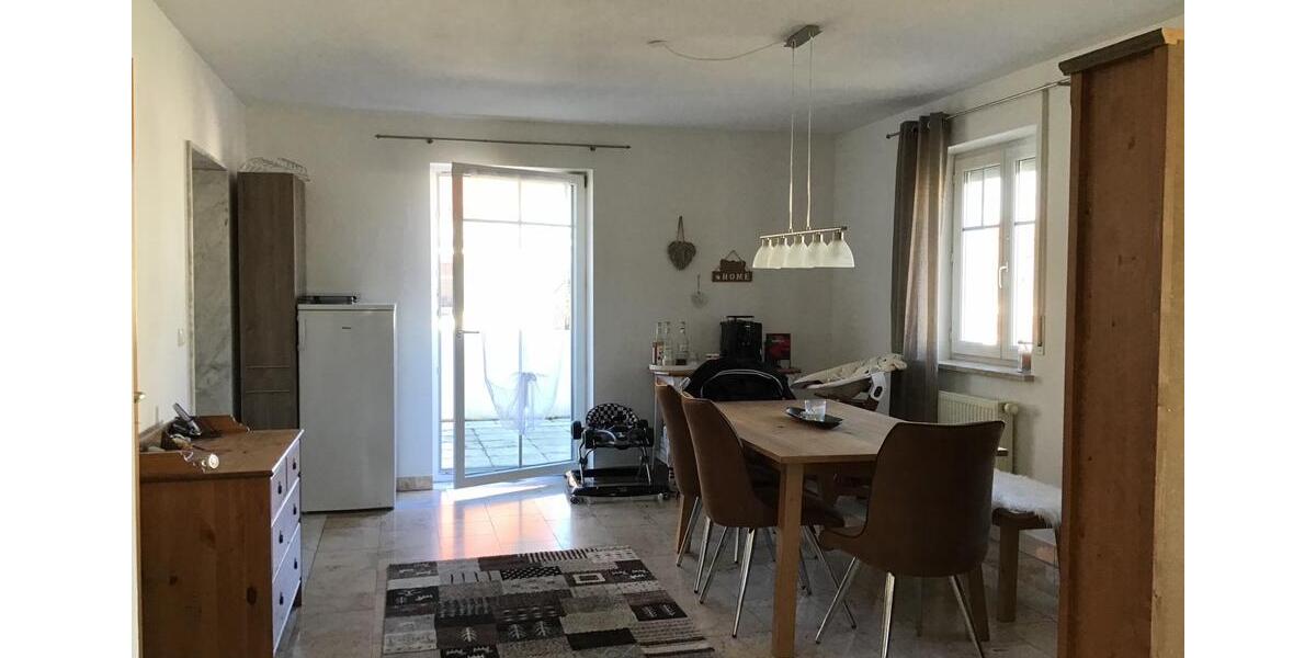 Etagenwohnung Schiltberg - 4 Zimmer, 130 m&sup2;, 1.380&euro; | Angebot:26196409