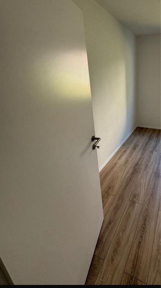 Helle 2-Zimmer-Wohnung DG ohne Schrägen – frisch saniert, Garage