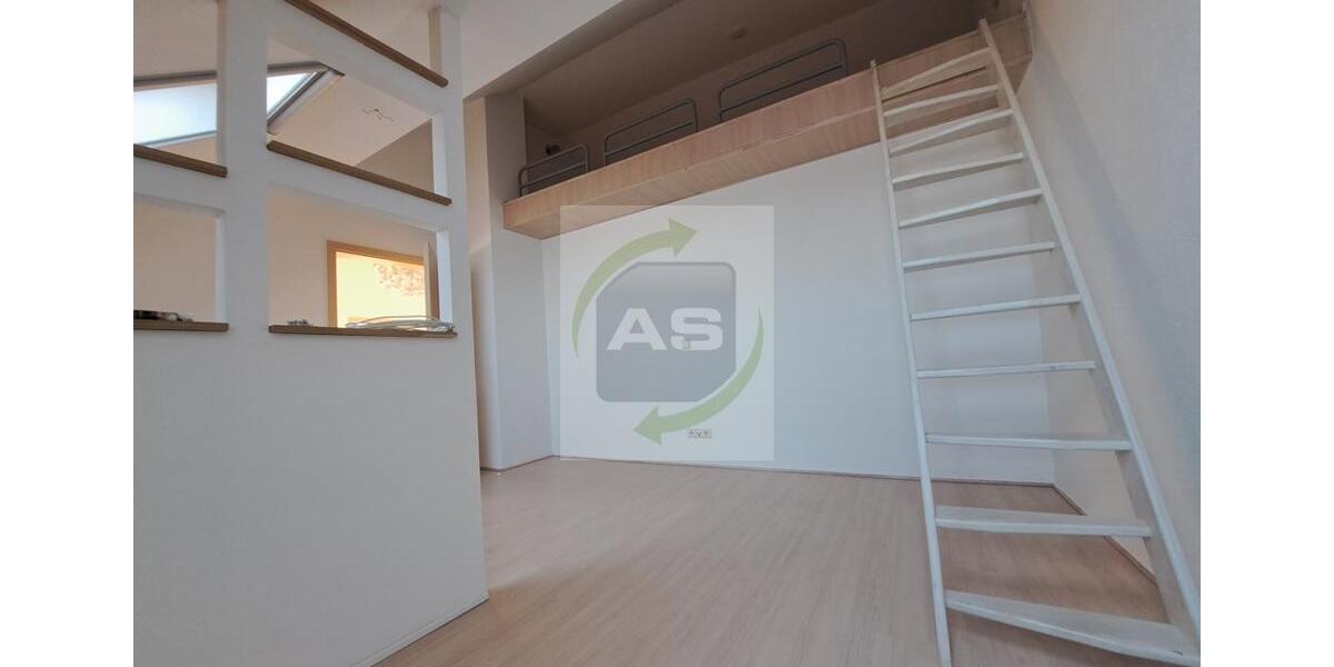 Dachgeschoßwohnung Zwickau - 3 Zimmer, 101 m&sup2;, 749&euro; | Angebot:26004595