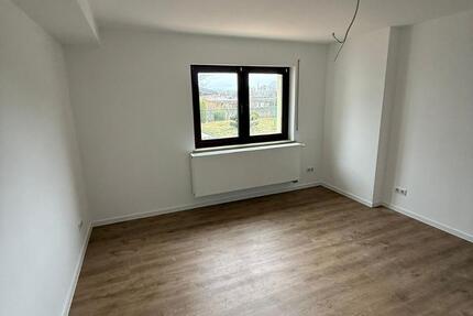 Wohnung Ehringshausen - 3 Zimmer, 85 m&sup2;, 1.000&euro; | Angebot:25501536