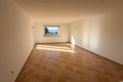 Wohnung Holzminden - 5 Zimmer, 130 m&sup2;, 975&euro; | Angebot:25232072