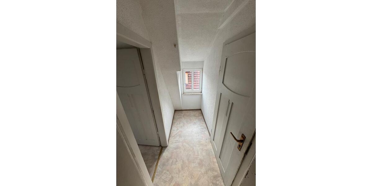 Dachgeschoßwohnung Frankenblick - 3 Zimmer, 78 m&sup2;, 670&euro; | Angebot:25285645