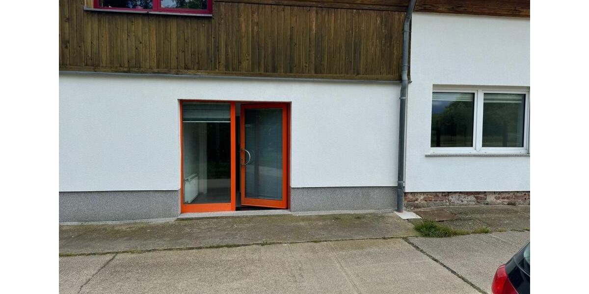 3- Raum langfristig (teilmöbliert auf Wunsch) Glesien, EG, ruhig 3 zimmer