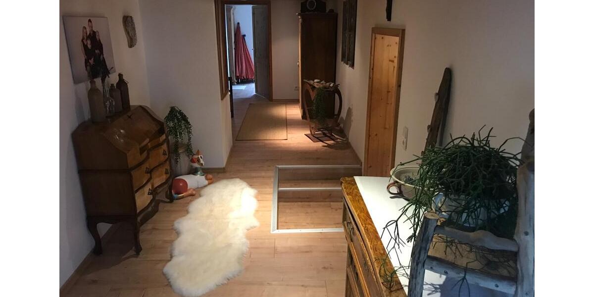 Etagenwohnung Tettenweis - 5 Zimmer, 110 m&sup2;, 700&euro; | Angebot:25329244