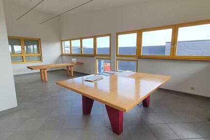 Helle Büro-, Schulungs-, Praxisräume zu vermieten zimmer