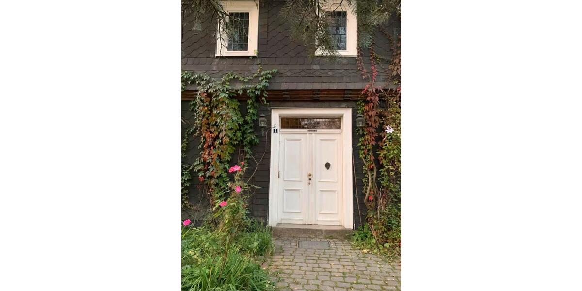 Einfamilienhaus Hallenberg - 7 Zimmer, 100 m&sup2;, 800&euro; | Angebot:24181513