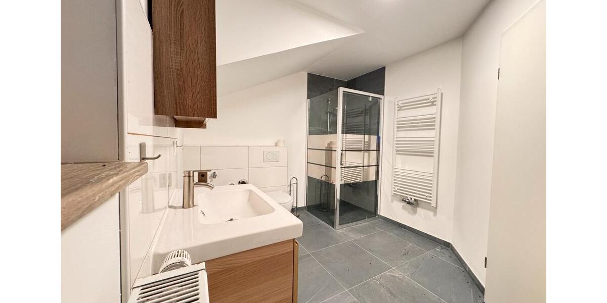 Dachgeschoßwohnung Coburg - 3 Zimmer, 80 m&sup2;, 650&euro; | Angebot:26039143