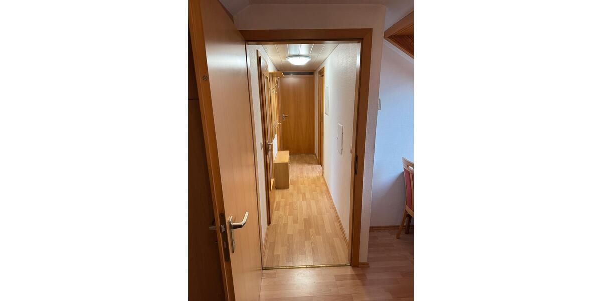 Dachgeschoßwohnung Plochingen - 2 Zimmer, 35 m&sup2;, 550&euro; | Angebot:26039064