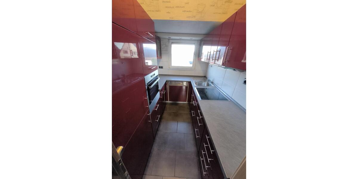 Helle Dachgeschosswohnung 80 qm in Enger mit Balkon und Carport 3 zimmer