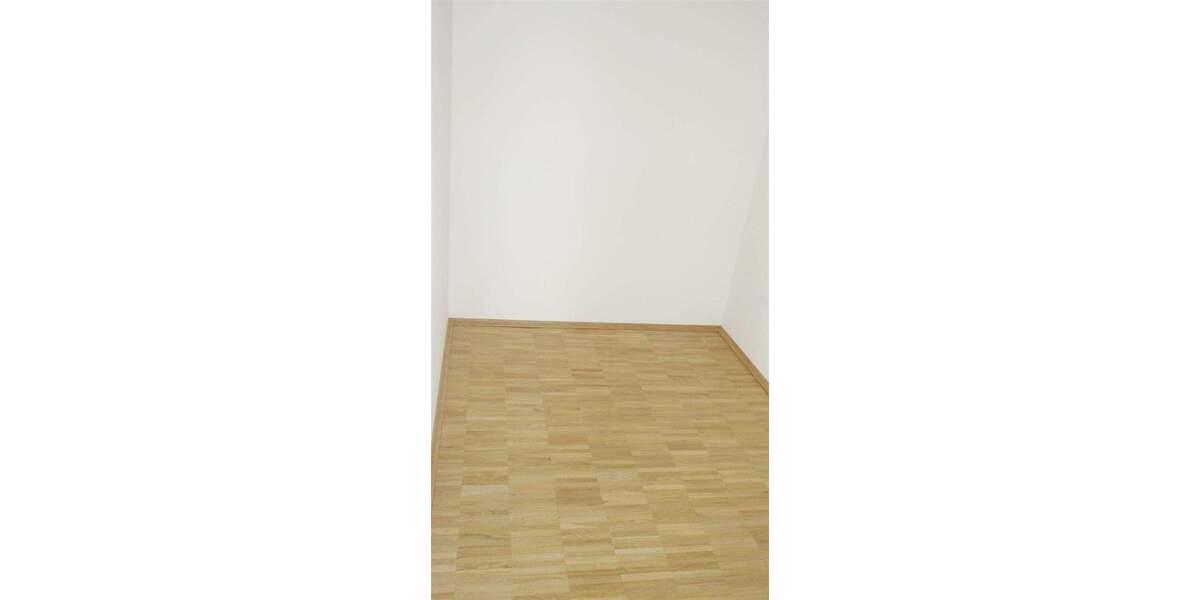 Etagenwohnung Mönchengladbach Stadtmitte - 2 Zimmer, 103 m&sup2;, 1.379&euro; | Angebot:25778925