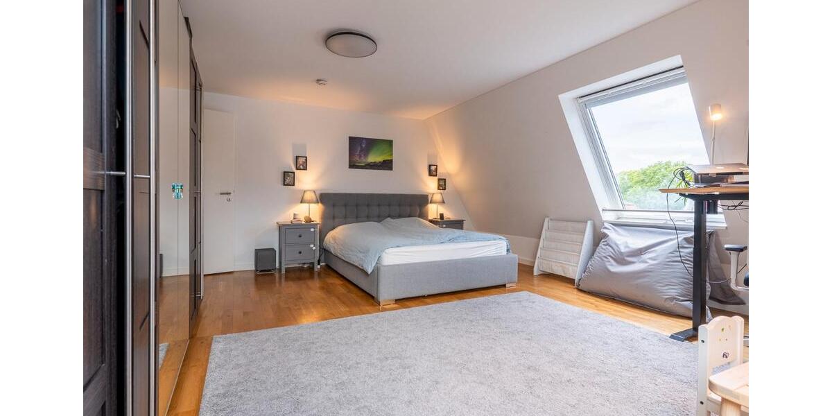 Dachgeschoßwohnung Berlin Lichtenberg - 3.5 Zimmer, 108 m&sup2;, 2.000&euro; | Angebot:26699559