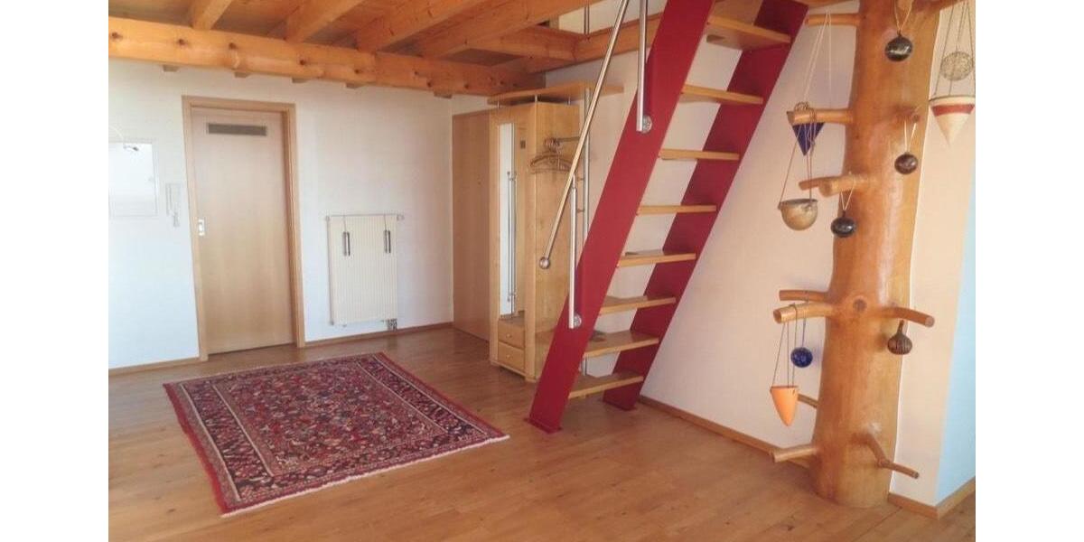 Dachgeschoßwohnung Egenhausen - 4 Zimmer, 105 m&sup2;, 930&euro; | Angebot:26608686
