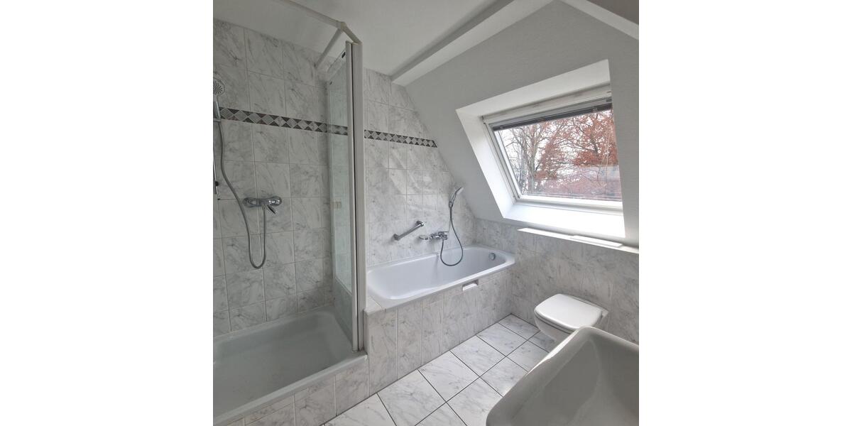 Individueller Schnitt - frisch renoviert - Wohnen in einer schönen Villa in Radebeul-Mitte 4 zimmer