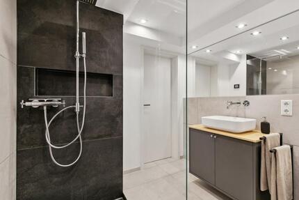 Frisch sanierte 3-Zimmer Wohnung mit Terrasse in Alt-Hürth mit Luxus Bad - einziehen und wohlfühlen zimmer