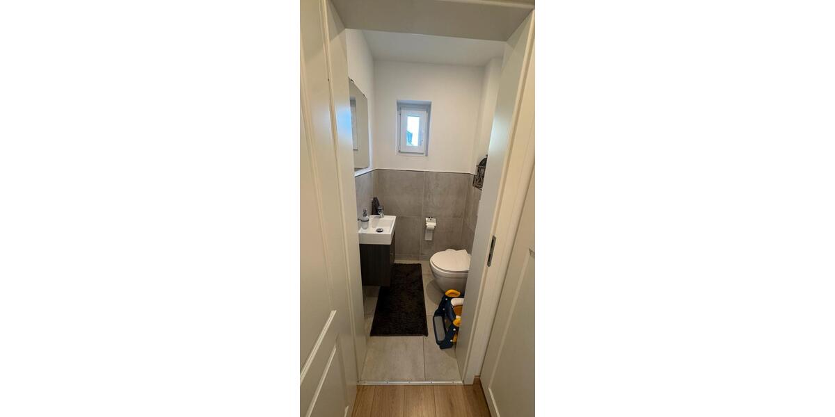 Etagenwohnung Böblingen - 4 Zimmer, 100 m&sup2;, 2.200&euro; | Angebot:24677436