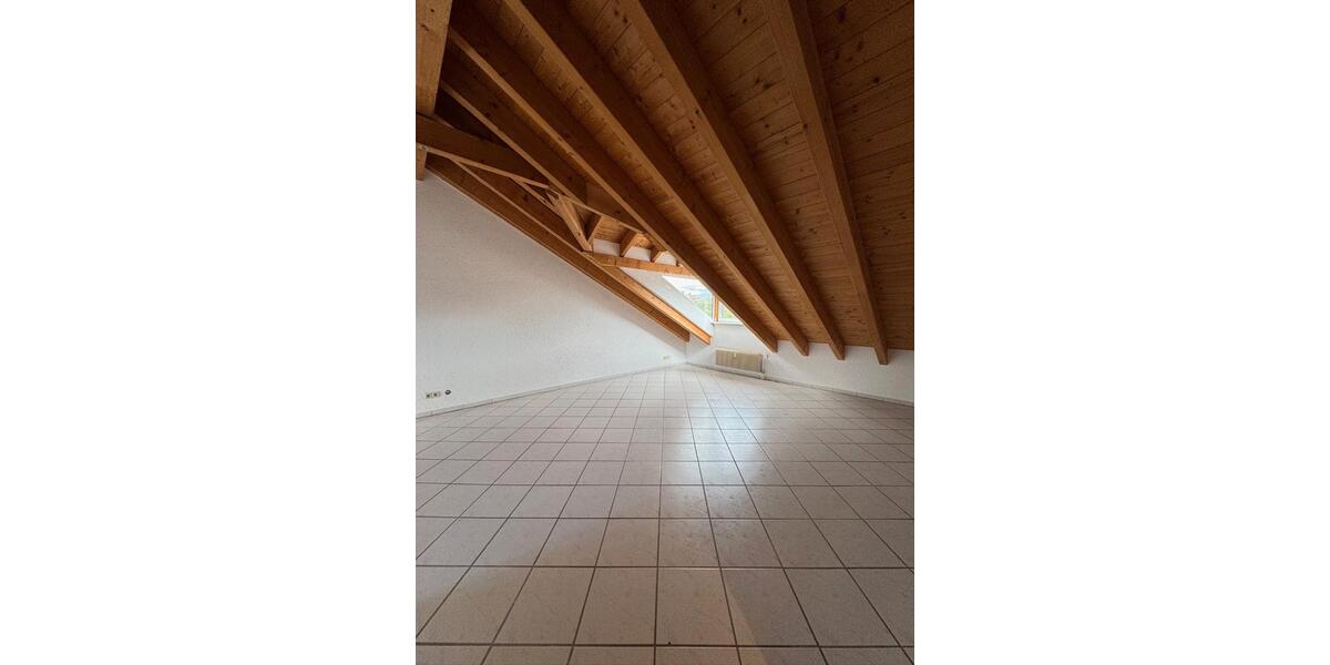 Dachgeschoßwohnung Lörrach - 2 Zimmer, 70 m&sup2;, 970&euro; | Angebot:26030741