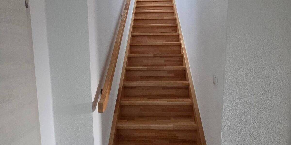 Etagenwohnung Eisenberg - 3 Zimmer, 90 m&sup2;, 720&euro; | Angebot:25769418