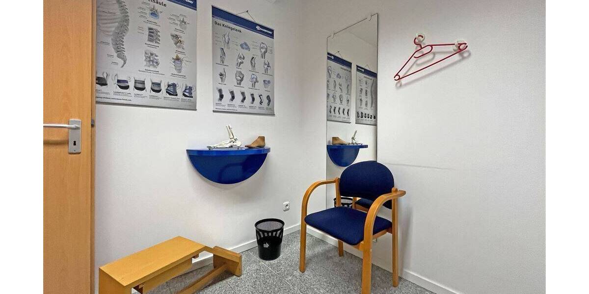 Gewerbeobjekt Grevenbroich Stadtmitte - 5 Zimmer, 1.700&euro; | Angebot:23964308