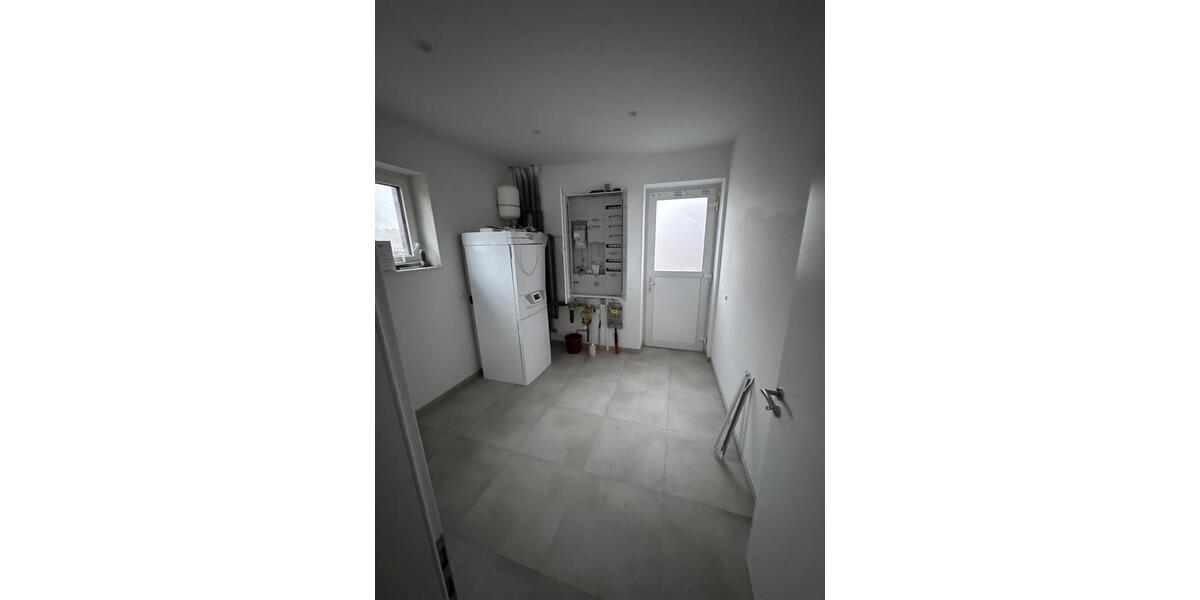 Doppelhaushälfte Bergen - 8 Zimmer, 144 m&sup2;, 1.400&euro; | Angebot:24663179