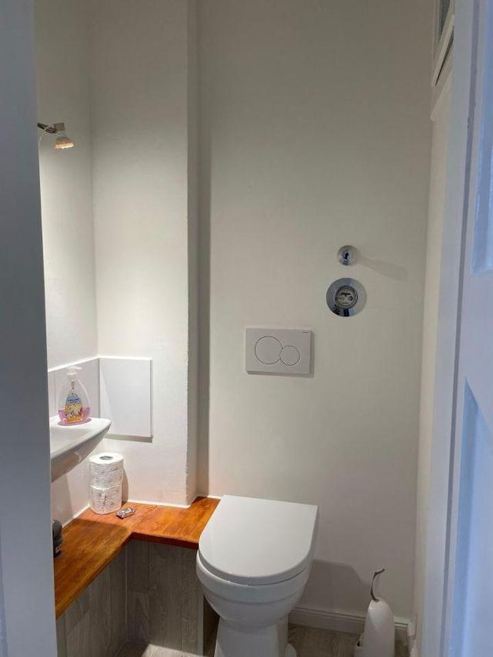 Schöne, extrem großzügige 3,5 Zi- Wohnung (plus 2 Zimmer) mit Einbauküche im Herzen von Bingen