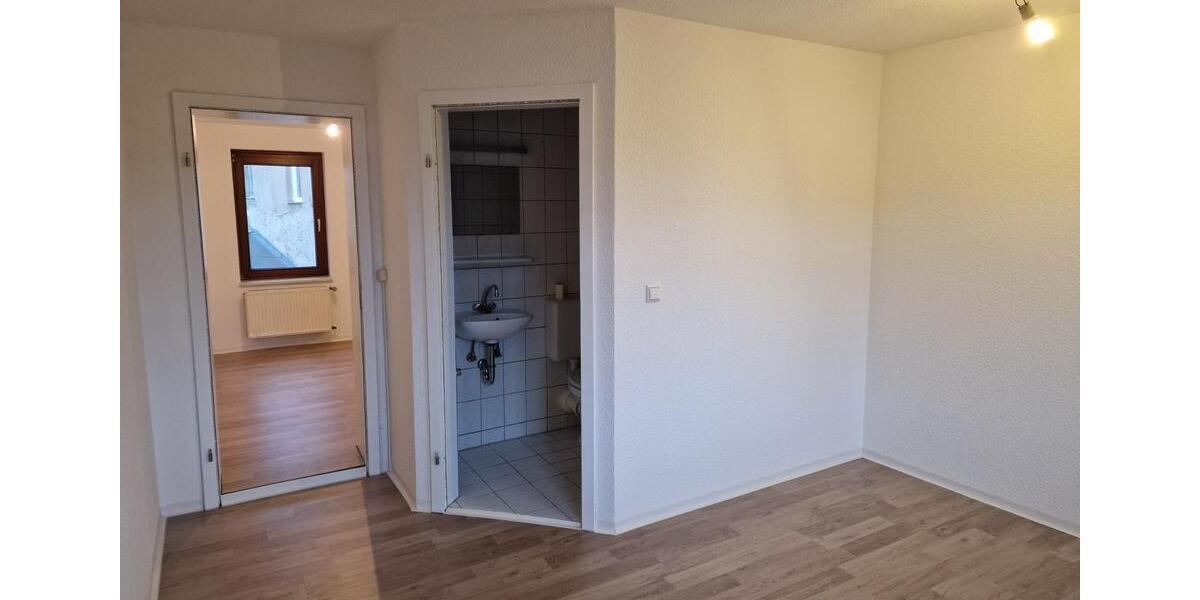 Etagenwohnung Staßfurt - 4 Zimmer, 94 m&sup2;, 611&euro; | Angebot:25547092