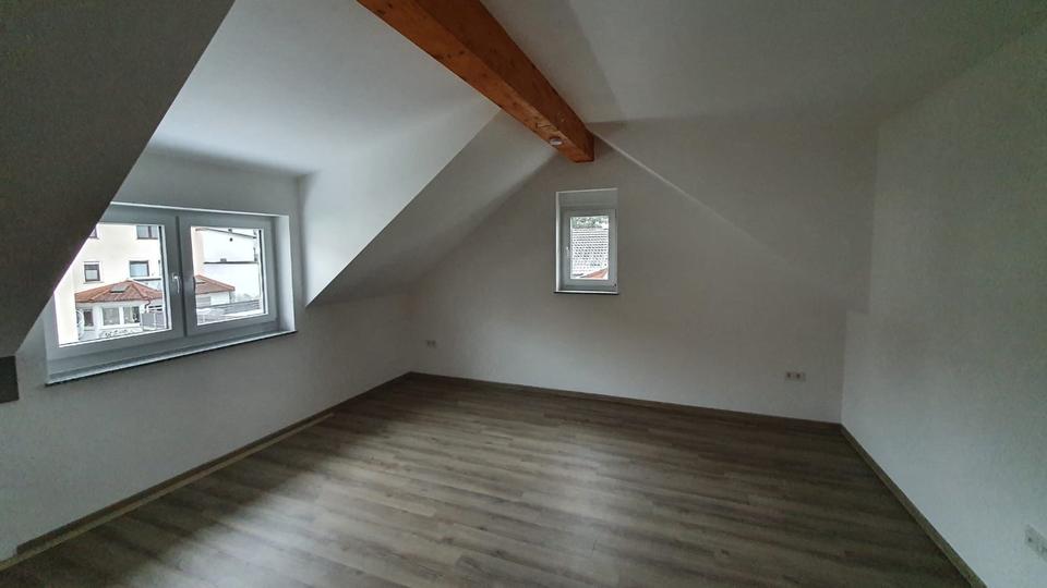 Dachgeschoßwohnung Langgöns - 2 Zimmer, 50 m&sup2;, 600&euro; | Angebot:24819199