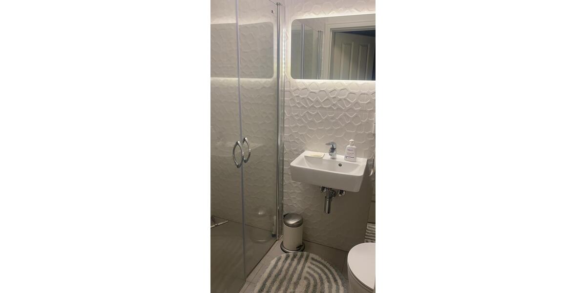 Moebliertes Zimmer eig.WCWT HH Altona 17 Min RB 1 zimmer