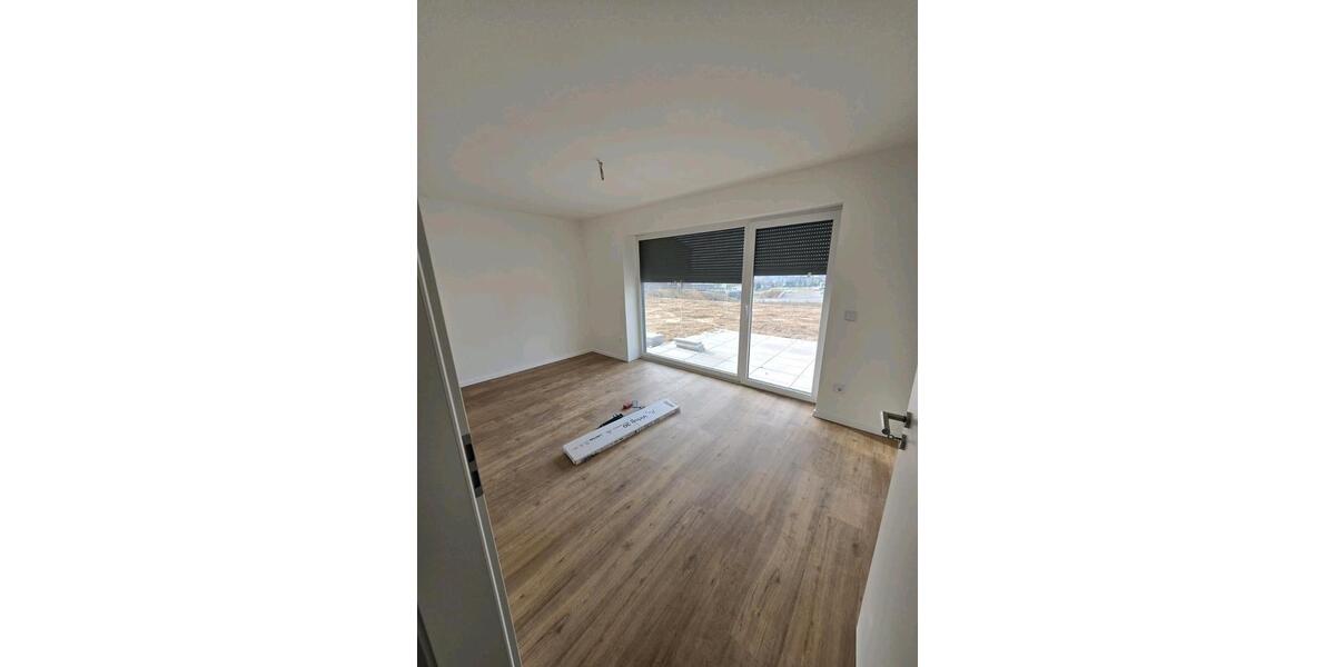 Erdgeschoßwohnung Buchen (Odenwald) - 4 Zimmer, 130 m&sup2;, 1.500&euro; | Angebot:25867109
